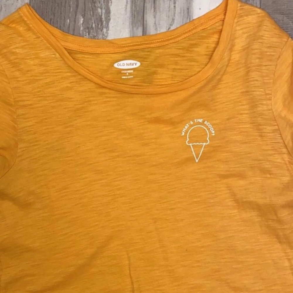 Old Navy cute comical tee